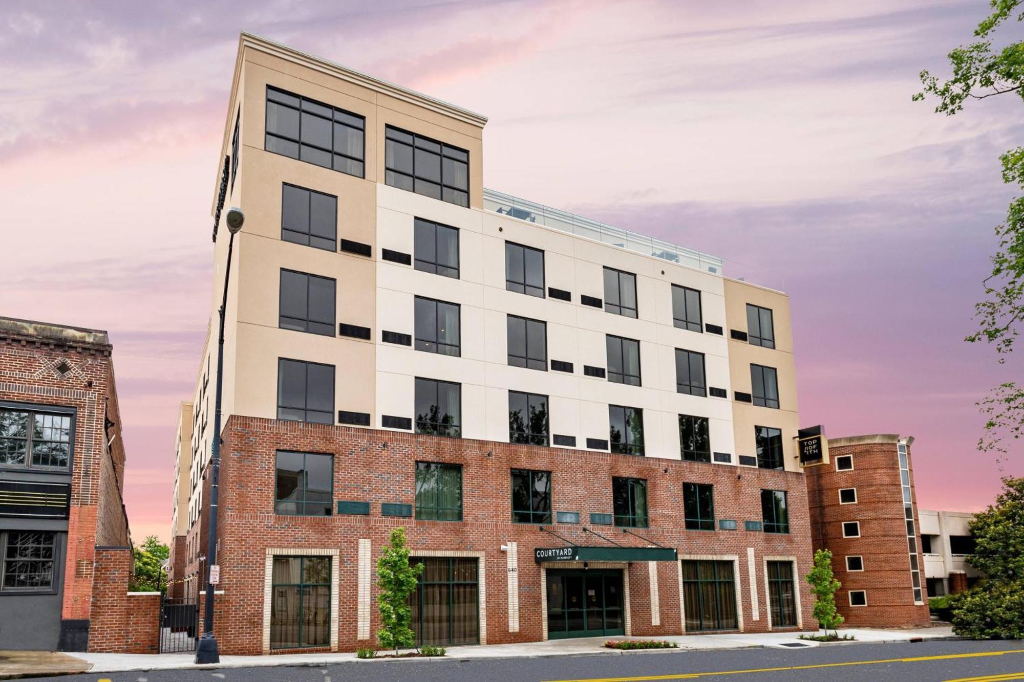 Courtyard Winston-Salem Downtown Hotel Exterior photo